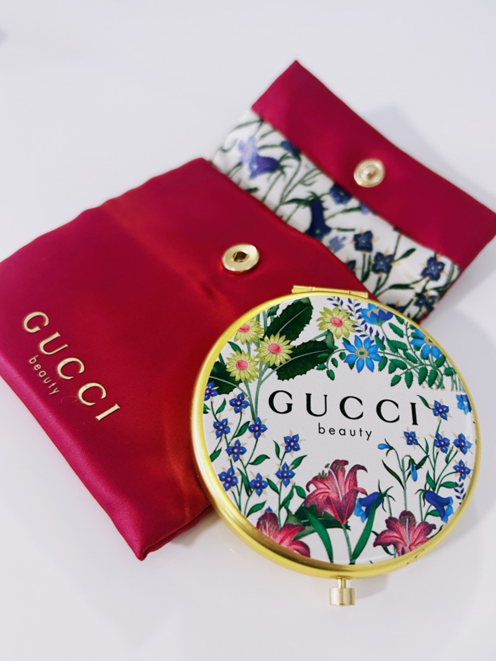 Gucci Beauty Floral Compact with Fuchsia Pouch - Picture 2 of 5